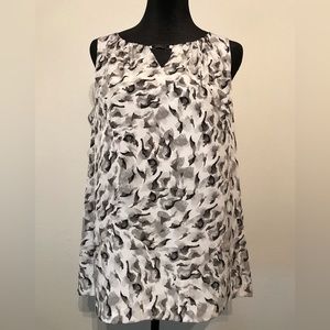 Dana Bachman Sleeveless Top Size M White Grey & Black Print